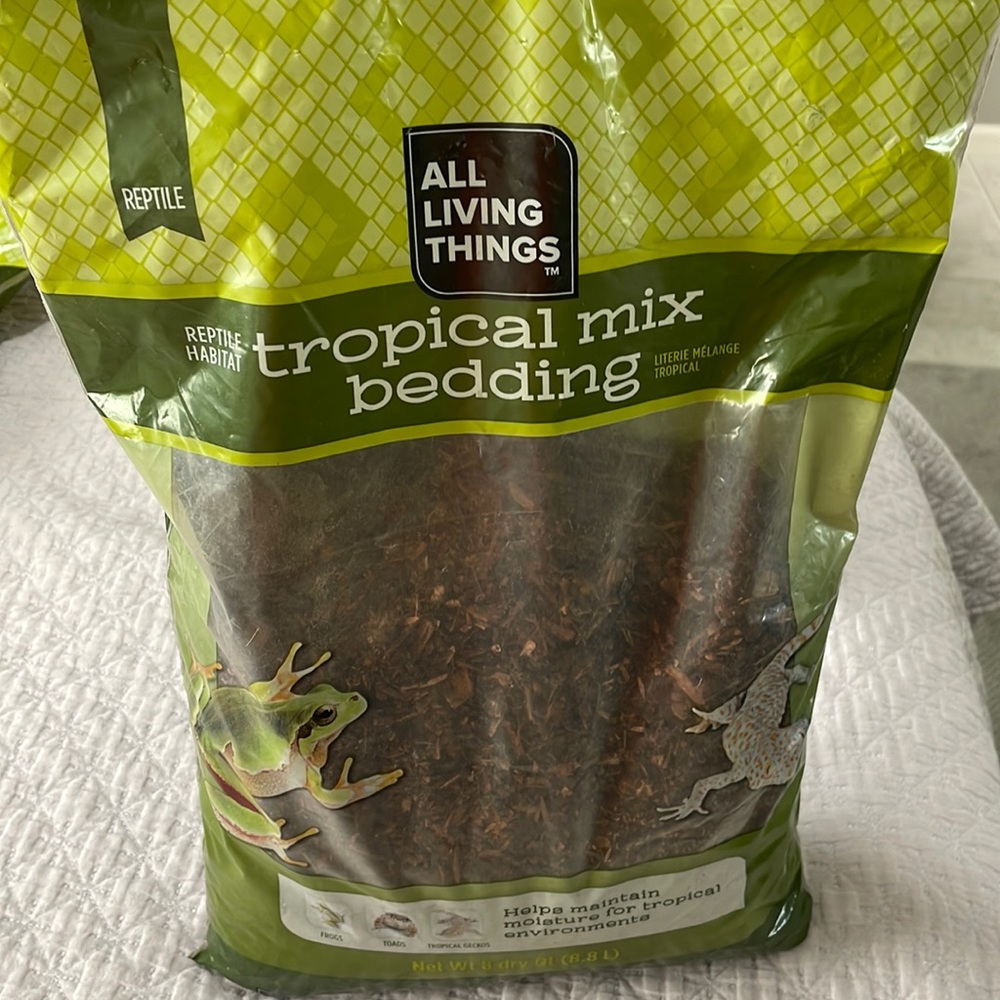 NIB Reptile Habitat Tropical Bedding Mix